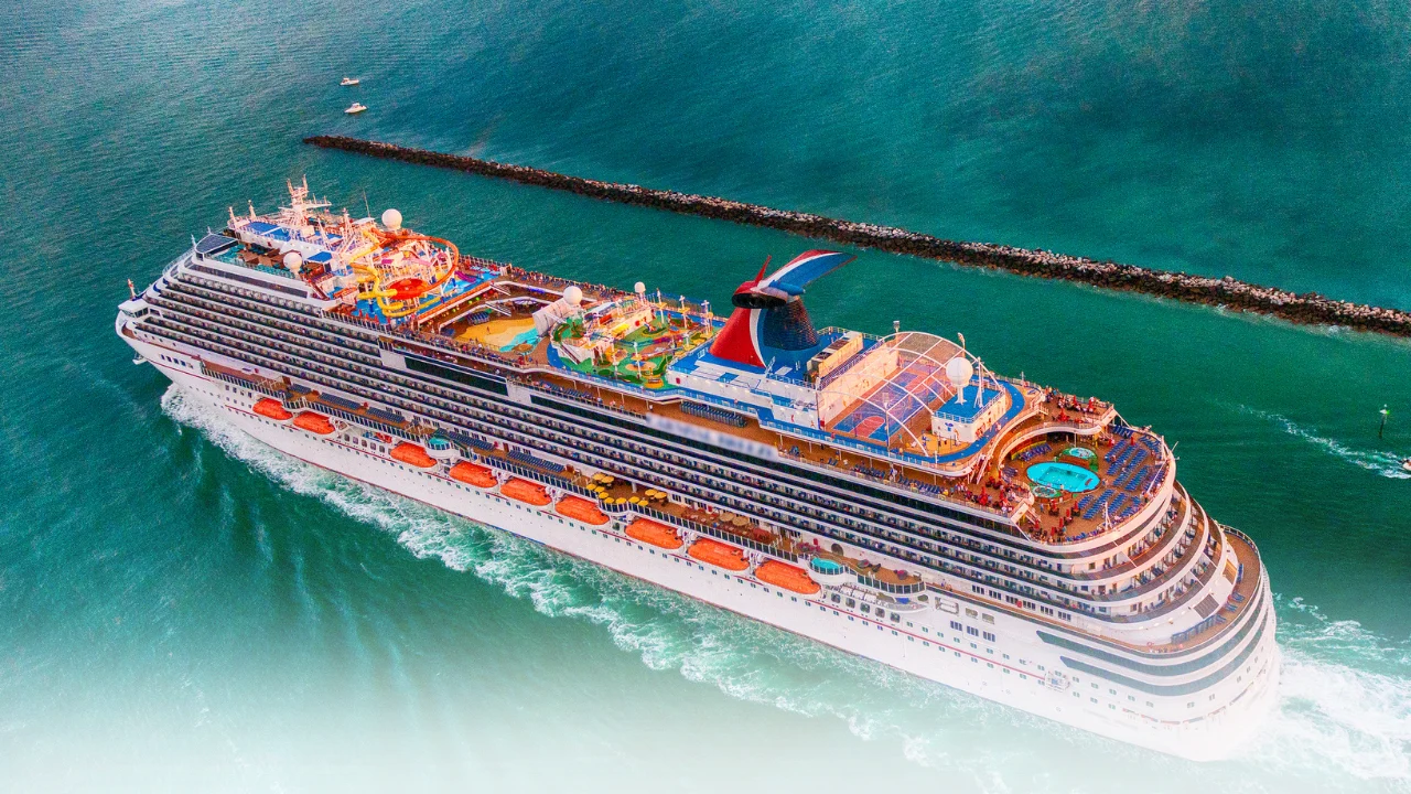 Luxury cruise interior